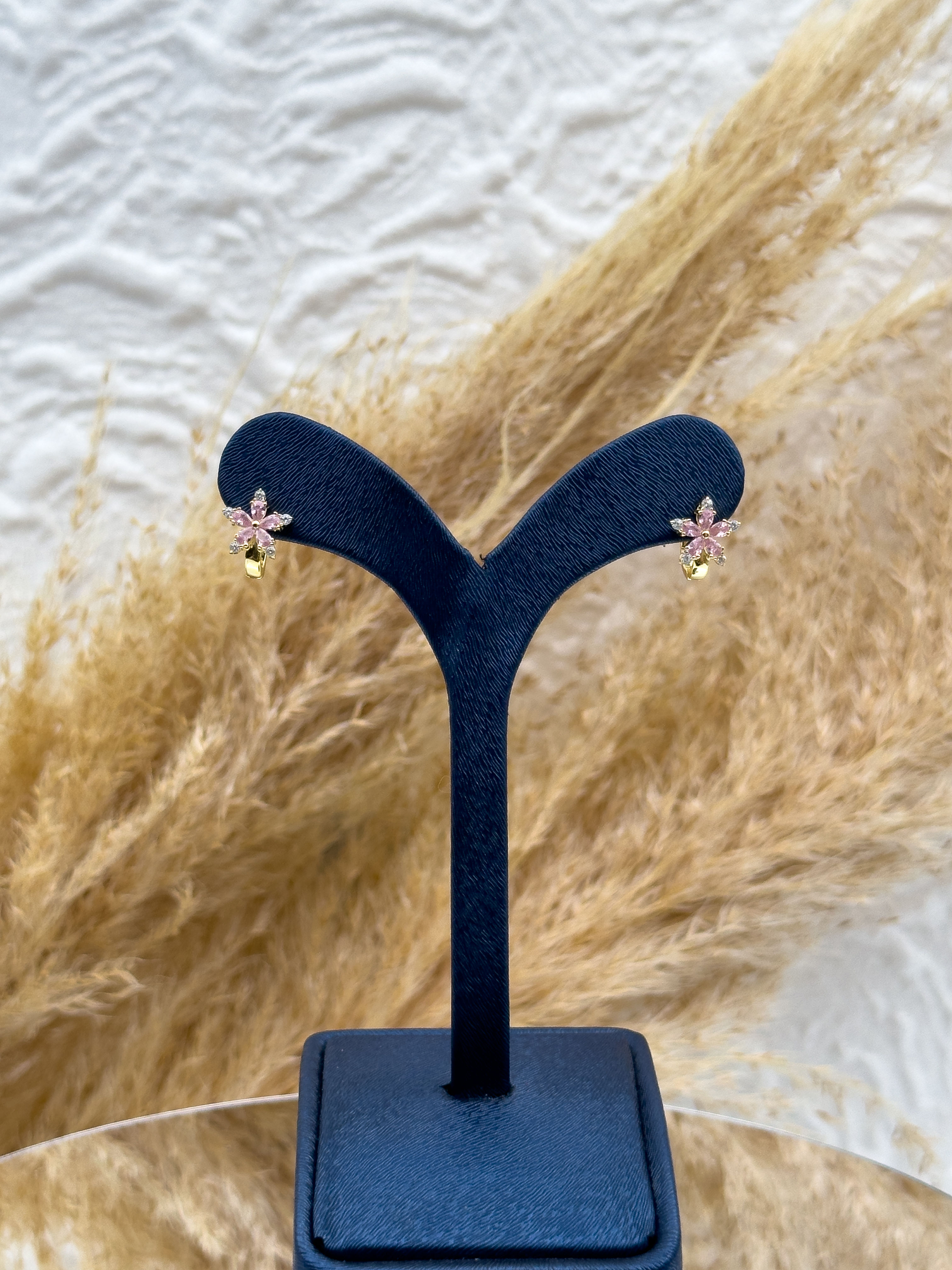 925 Ayar Gümüş Gold Renk Pembe Kuvars Taşlı Lotus Modeli Kız Çocuk Küpesi